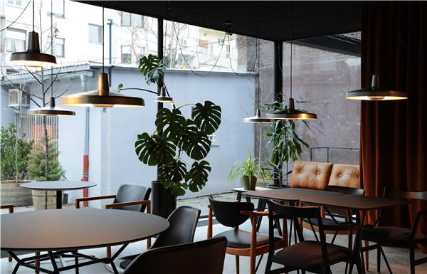 烏拉尼亞影劇院改造設計