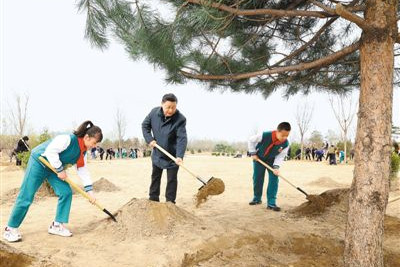 習近平：全社會都做生態(tài)文明實踐者