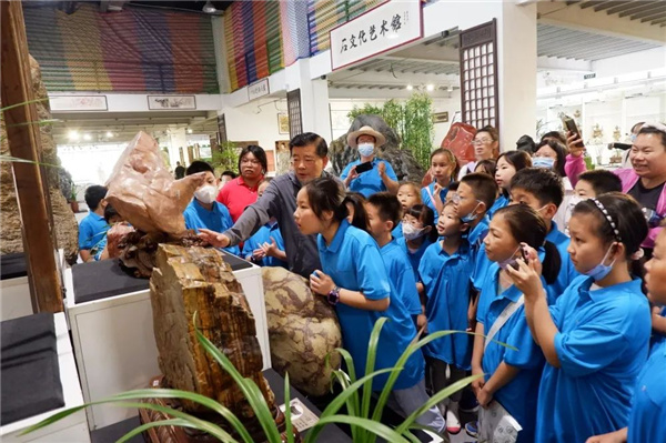 “走進(jìn)非遺看北京”之“觀賞石的花樣年華”