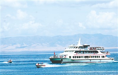 青海湖音樂(lè)節(jié)：聆聽(tīng)音樂(lè)與自然的合唱