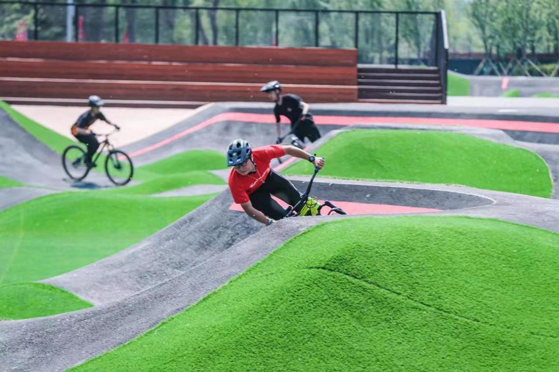 人民日報：一起去公園里看看健身新場景